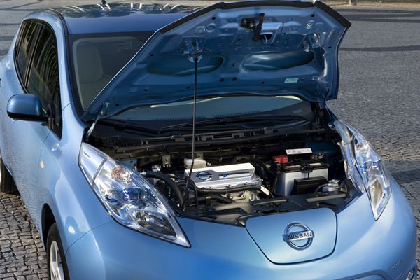 Premiers tours de roues avec la Nissan Leaf électrique
