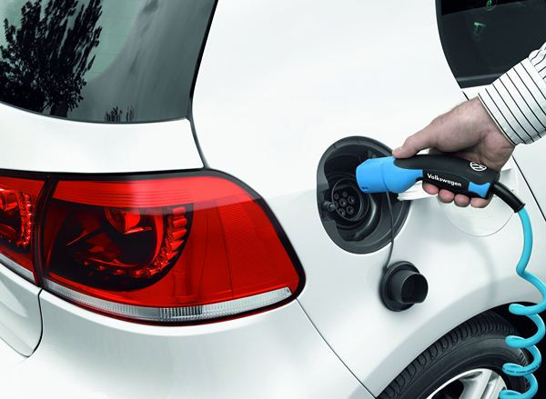 Volkswagen annonce la commercialisation de la Golf blue-e-motion électrique en 2014