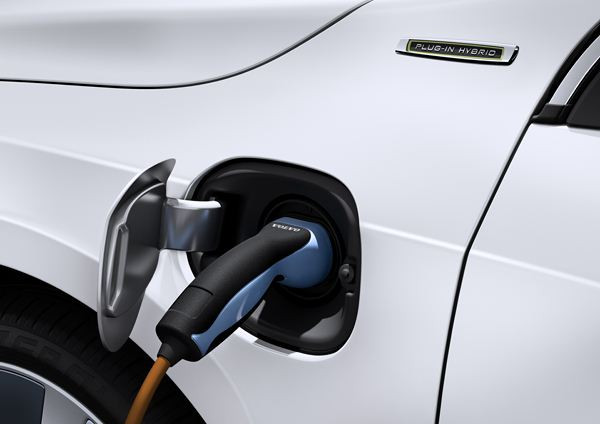 Volvo dévoile le V60 hybride diesel rechargeable