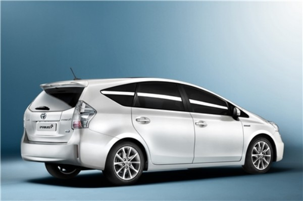 Toyota présente un monospace sept places hybride à Genève