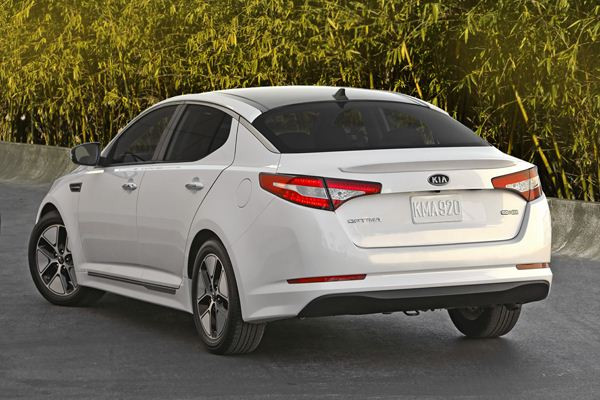 La déclinaison hybride de la Kia Optima présentée au salon de Genève