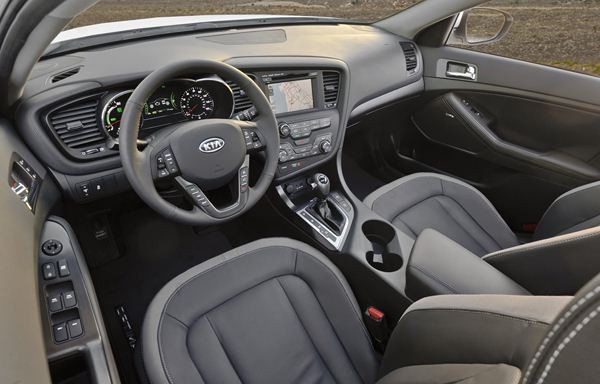 La déclinaison hybride de la Kia Optima présentée au salon de Genève