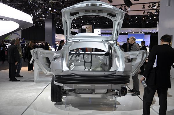 Le constructeur californien de véhicules électriques Tesla affiche son expertise en ingénierie