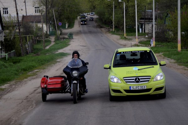 Un tour du monde de plus de 30 000 km en Mercedes Classe B F-Cell à pile à combustible