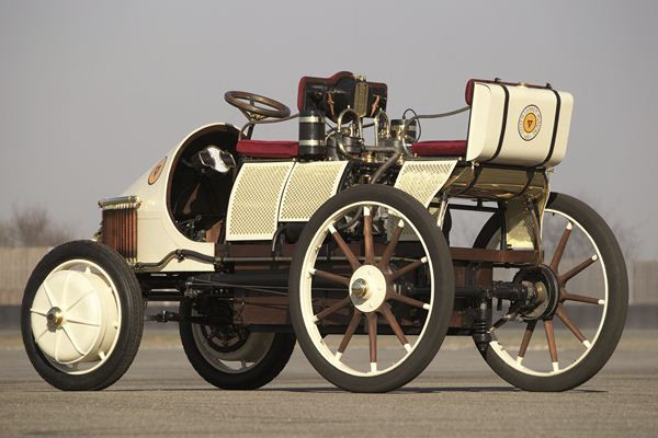 Retour sur la première Porsche hybride Semper Vivus