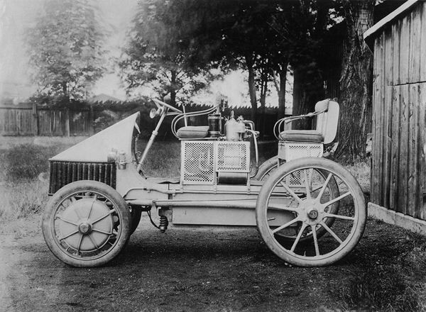 Retour sur la première Porsche hybride Semper Vivus