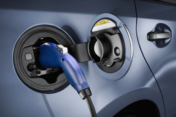 Une consommation de 2,2 litres aux 100 km avec la Toyota Prius Hybride Rechargeable
