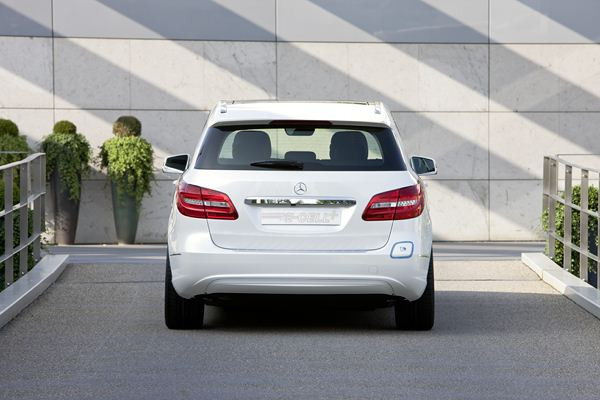 Mercedes-Benz présente un concept de véhicule électrique à prolongateur