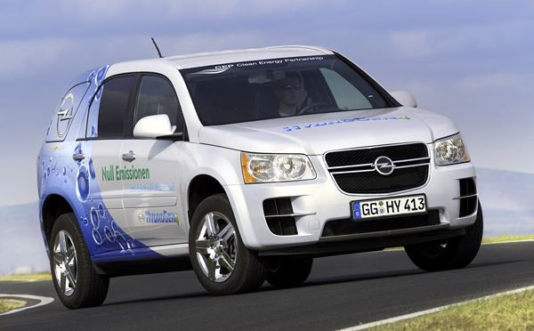 Premiers tours de roues avec l'HydroGen4 à pile à combustible de General Motors
