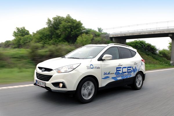 Premiers tours de roues au volant de la Hyundai ix35 FCEV à hydrogène