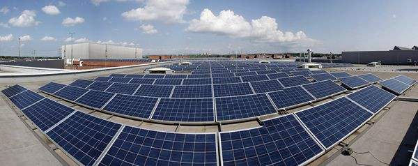 Opel met en service une vaste centrale solaire sur le toit de l’usine de Rüsselsheim