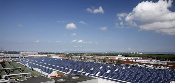 Opel met en service une vaste centrale solaire sur le toit de l’usine de Rüsselsheim