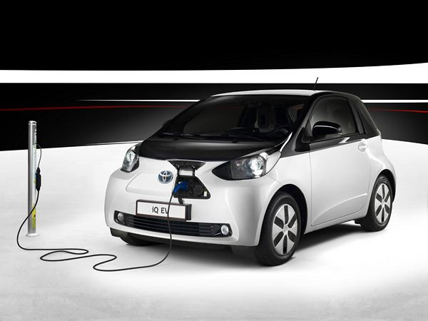 La mini-citadine Toyota iQ se convertit à l'électrique