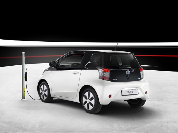 La mini-citadine Toyota iQ se convertit à l'électrique