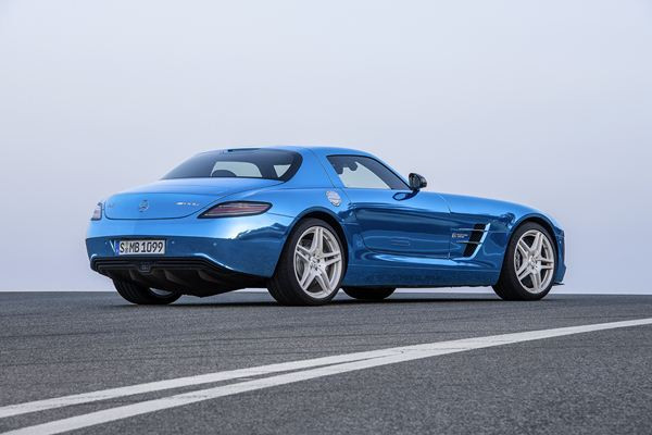 La Mercedes SLS AMG Coupé Electric Drive est le véhicule électrique de série le plus rapide