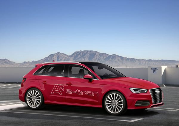Une Audi A3 e-tron hybride essence rechargeable à 1,5 litre de carburant aux 100 km