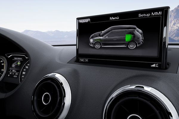 Une Audi A3 e-tron hybride essence rechargeable à 1,5 litre de carburant aux 100 km
