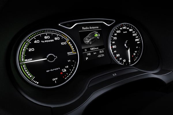 Une Audi A3 e-tron hybride essence rechargeable à 1,5 litre de carburant aux 100 km