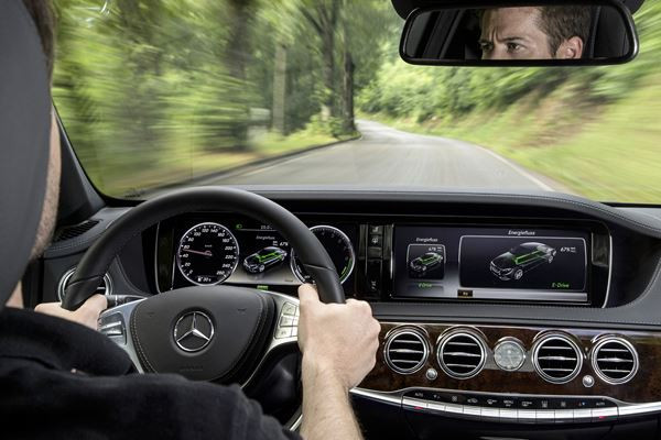 La Mercedes Classe S hybride rechargeable affiche une consommation de 3 litres
