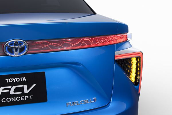Le concept Toyota FCV anticipe le véhicule à pile à combustible de Toyota