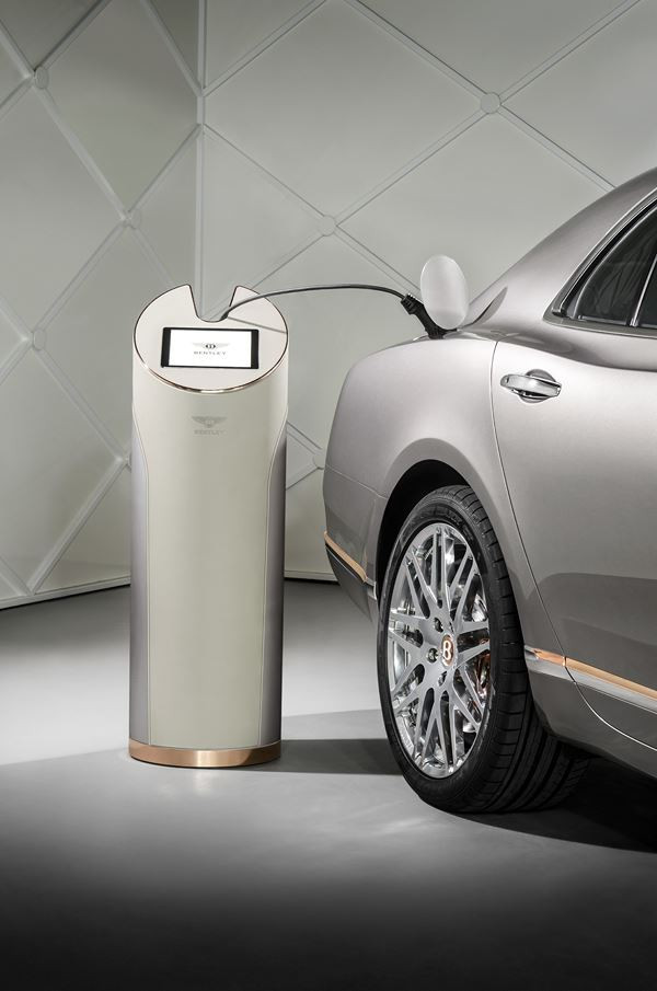 La technologie hybride rechargeable en approche sur le marché du luxe automobile