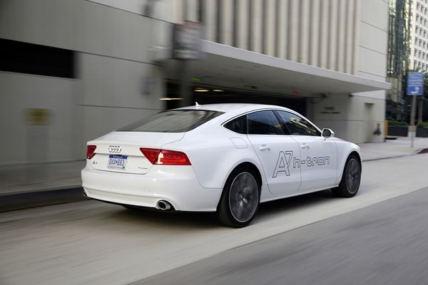 L'Audi A7 Sportback h-tron quattro à pile à combustible sur la ligne de départ