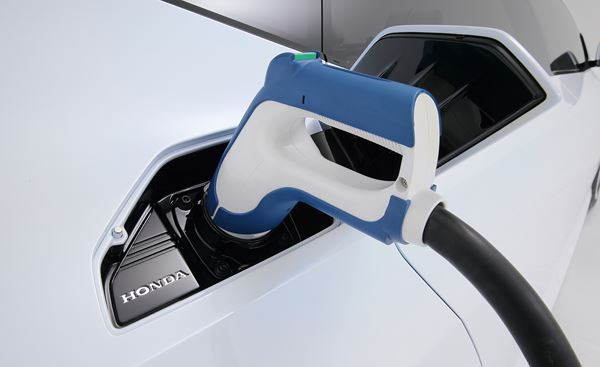 Le Honda FCV Concept annonce un véhicule à pile à combustible de série