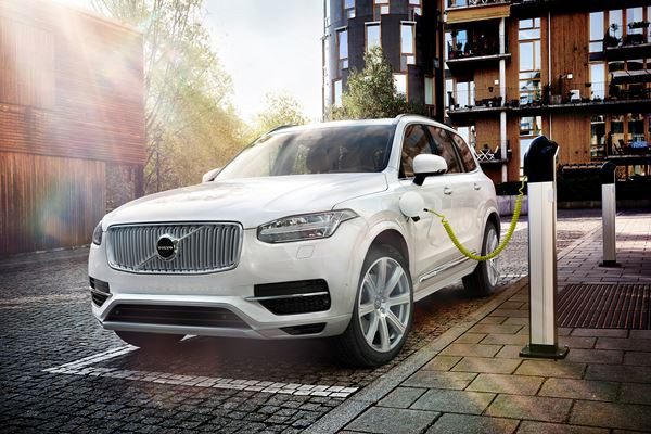 Le Volvo XC90 T8 hybride combine puissance élevée et faibles émissions