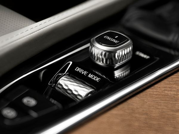 Le Volvo XC90 T8 hybride combine puissance élevée et faibles émissions