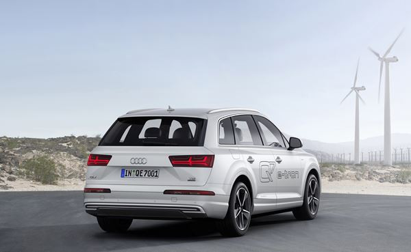 L'Audi Q7 e-tron quattro adopte la technologie hybride diesel rechargeable