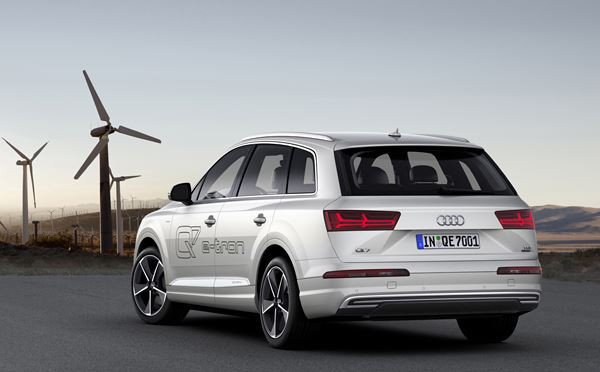 L'Audi Q7 e-tron quattro adopte la technologie hybride diesel rechargeable