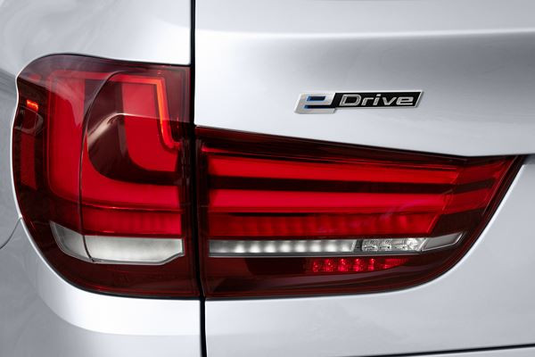 La BMW X5 xDrive40e adopte la technologie hybride rechargeable