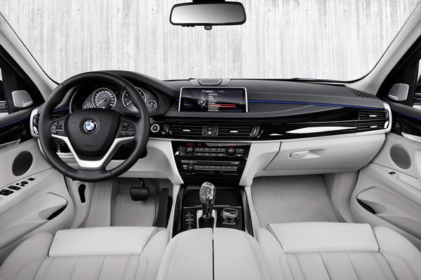 La BMW X5 xDrive40e adopte la technologie hybride rechargeable