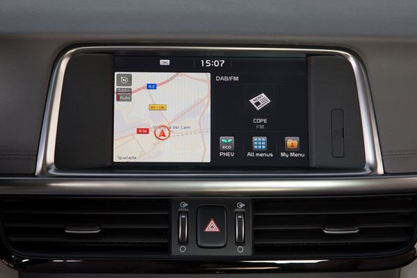 La berline Kia Optima adopte un groupe propulseur hybride rechargeable