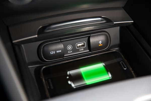La berline Kia Optima adopte un groupe propulseur hybride rechargeable