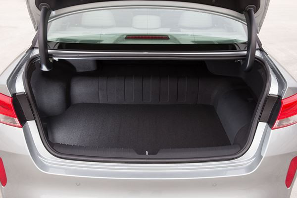 La berline Kia Optima adopte un groupe propulseur hybride rechargeable