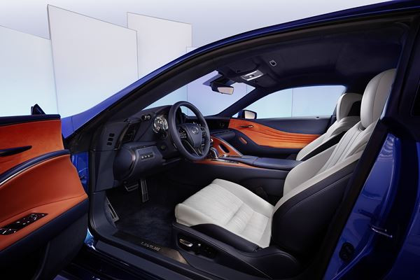 Le Lexus LC 500h embarque un système hybride multi-étage de nouvelle génération