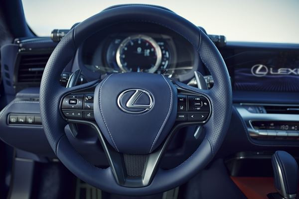 Le Lexus LC 500h embarque un système hybride multi-étage de nouvelle génération