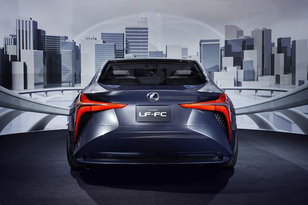 Le concept LF-FC annonce un véhicule Lexus à pile à combustible vers 2020