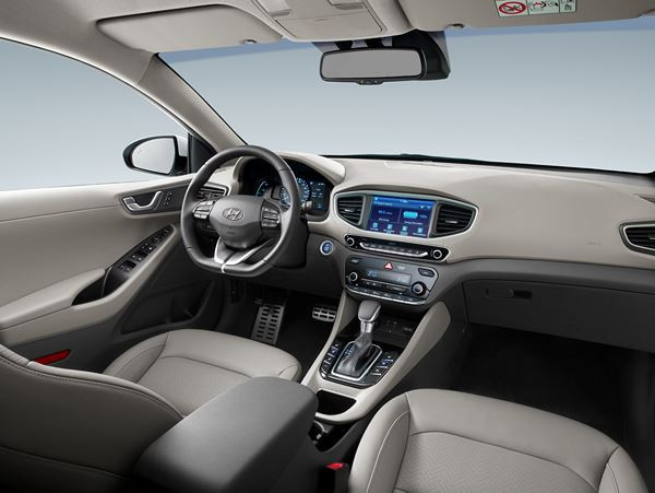 La Hyundai Ioniq Hybride Rechargeable parcourt 50 kilomètres en électrique