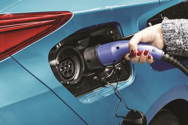 La Toyota Prius Rechargeable fonctionne plus de 50 km en mode électrique