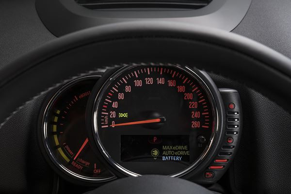 Le Mini Countryman adopte une motorisation hybride essence rechargeable