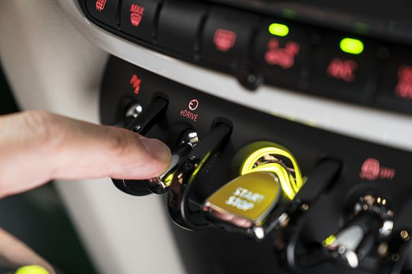 Le Mini Countryman adopte une motorisation hybride essence rechargeable