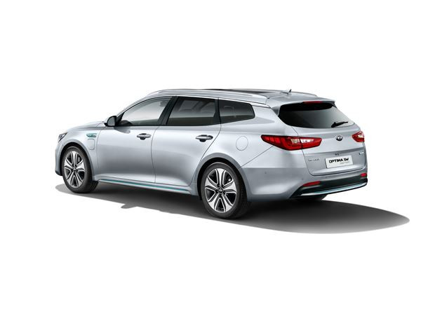 La Kia Optima SW hybride rechargeable revendique 60 kilomètres en électrique