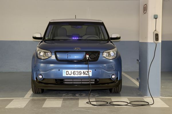 Le Kia Soul EV 30 kWh revendique une autonomie de 250 km