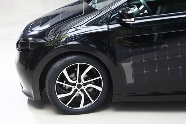 Les cellules photovoltaïques de la Sono Sion génèrent de l'électricité