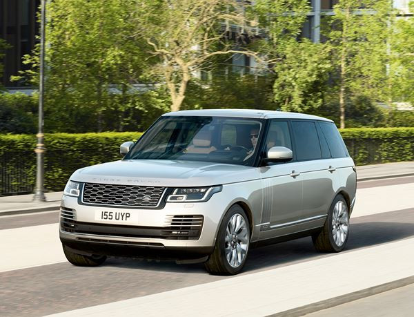 Le Range Rover PHEV rechargeable affiche une autonomie électrique de 51 km