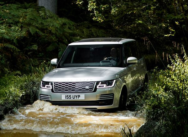 Le Range Rover PHEV rechargeable affiche une autonomie électrique de 51 km