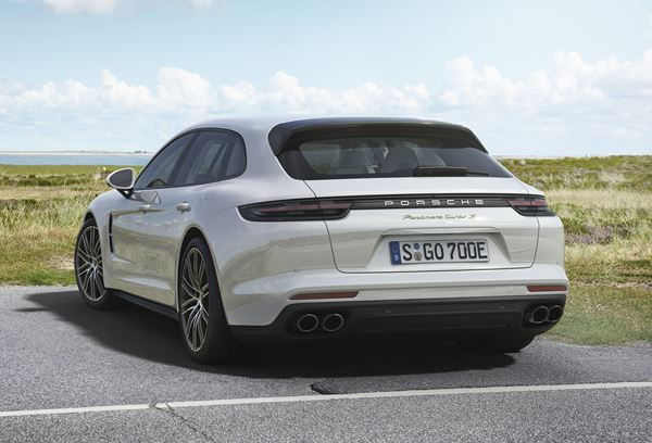 La Porsche Panamera Sport Turismo Turbo S E-Hybrid développe 680 ch