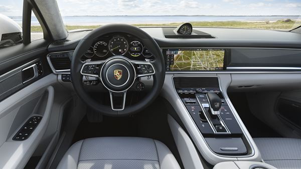 La Porsche Panamera Sport Turismo Turbo S E-Hybrid développe 680 ch